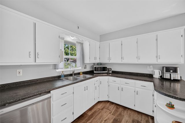 2420 Logan Avenue, Des Moines, IA 50317