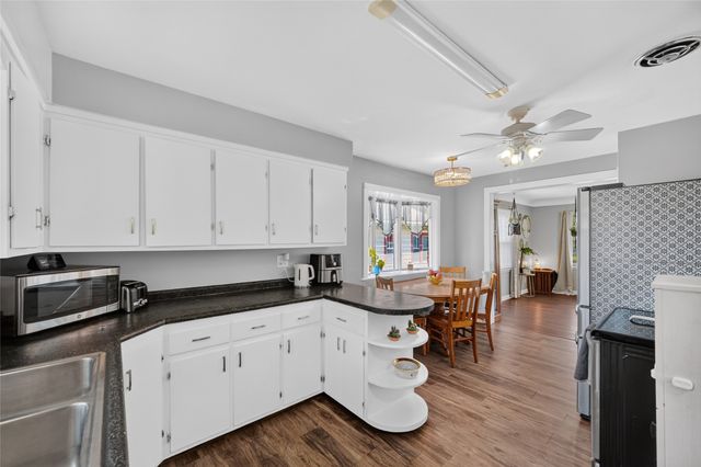 2420 Logan Avenue, Des Moines, IA 50317