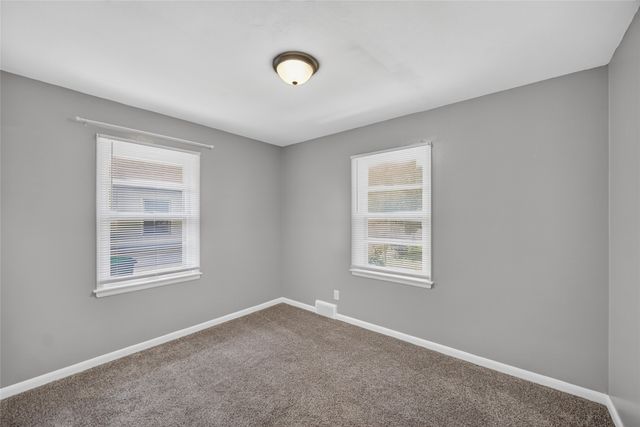 2420 Logan Avenue, Des Moines, IA 50317