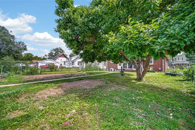 2420 Logan Avenue, Des Moines, IA 50317
