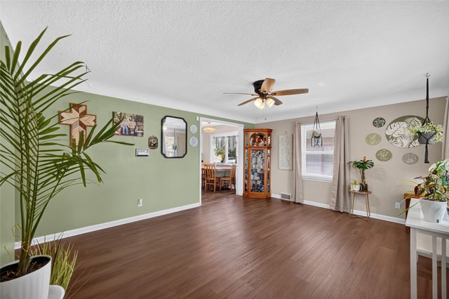 2420 Logan Avenue, Des Moines, IA 50317