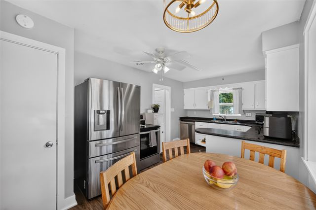 2420 Logan Avenue, Des Moines, IA 50317