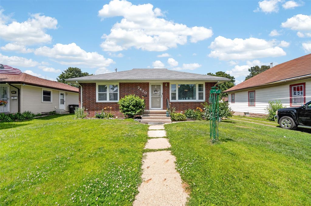 2420 Logan Avenue, Des Moines, IA 50317