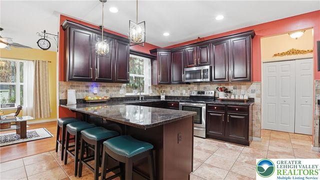 603 Washington XING, East Stroudsburg, PA 18301