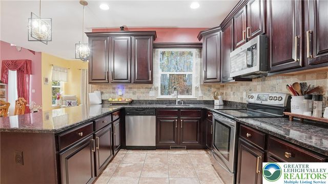 603 Washington XING, East Stroudsburg, PA 18301