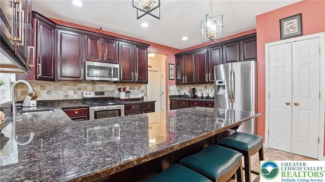 603 Washington XING, East Stroudsburg, PA 18301