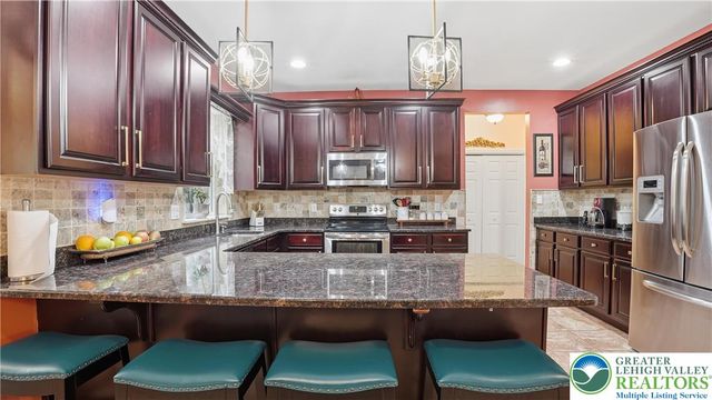 603 Washington XING, East Stroudsburg, PA 18301