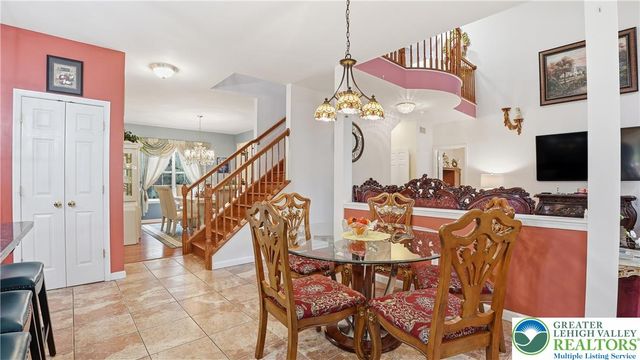 603 Washington XING, East Stroudsburg, PA 18301