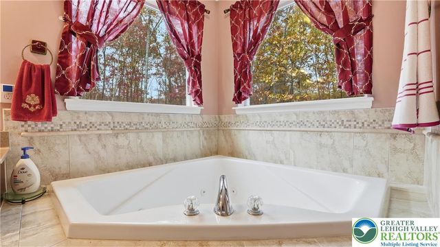 603 Washington XING, East Stroudsburg, PA 18301