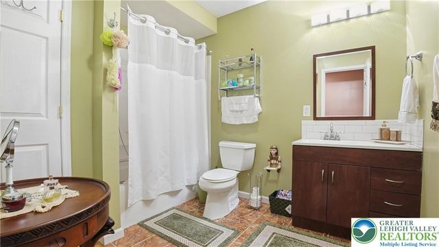 603 Washington XING, East Stroudsburg, PA 18301