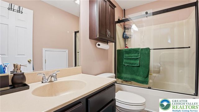 603 Washington XING, East Stroudsburg, PA 18301