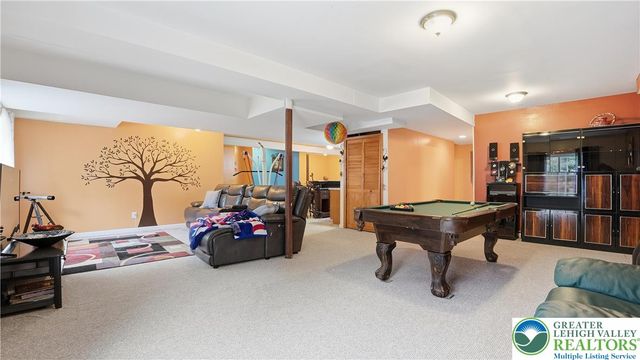 603 Washington XING, East Stroudsburg, PA 18301