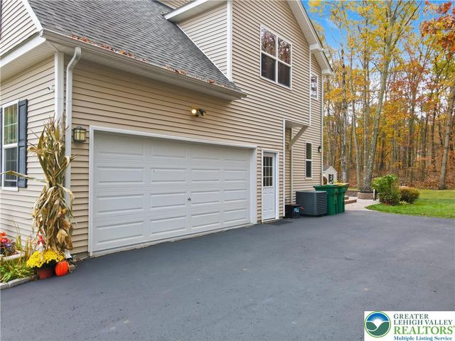 603 Washington XING, East Stroudsburg, PA 18301