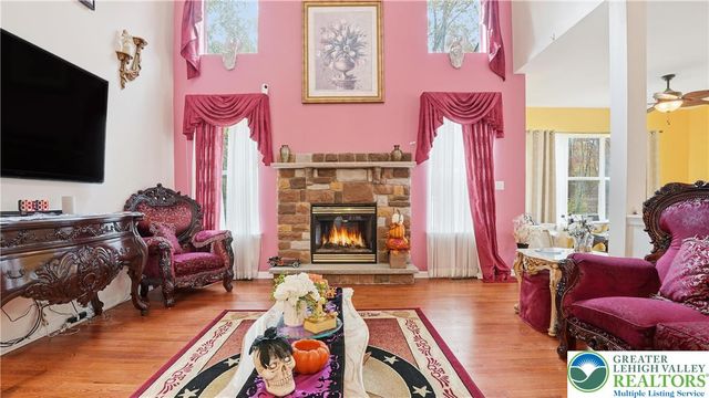 603 Washington XING, East Stroudsburg, PA 18301