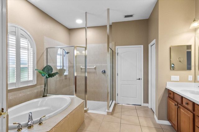 7020 74TH STREET CIRCLE E, Bradenton, FL 34203