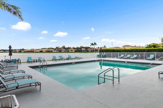 7020 74TH STREET CIRCLE E, Bradenton, FL 34203