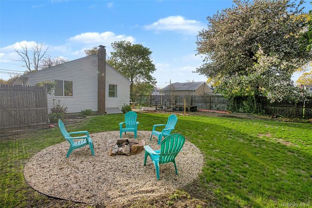 359 Moffitt Boulevard, Islip, NY 11751