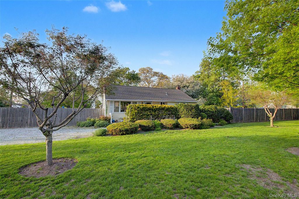 359 Moffitt Boulevard, Islip, NY 11751