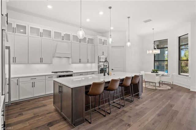 16201 Verilyn CIR, Naples, FL 34110