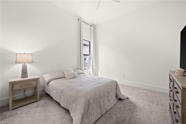 16201 Verilyn CIR, Naples, FL 34110