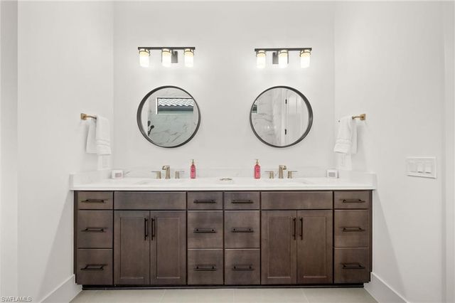 16201 Verilyn CIR, Naples, FL 34110