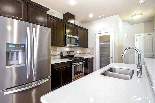 3795 Portside Drive, Bremerton, WA 98312