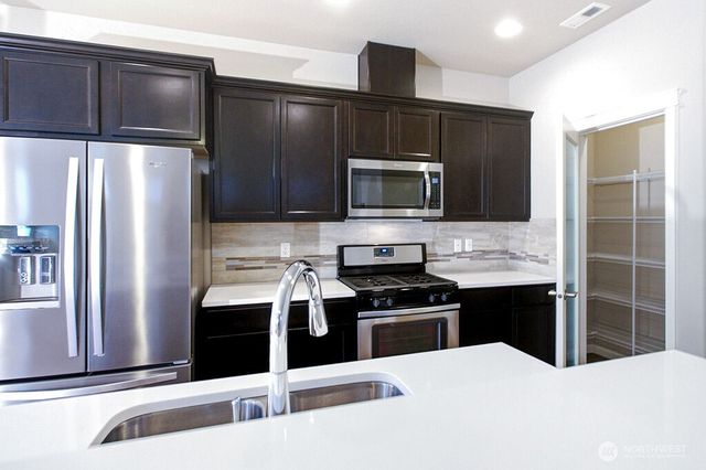 3795 Portside Drive, Bremerton, WA 98312
