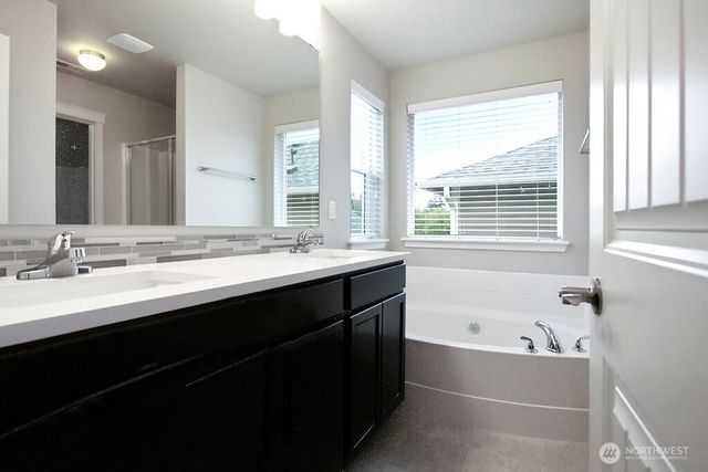 3795 Portside Drive, Bremerton, WA 98312