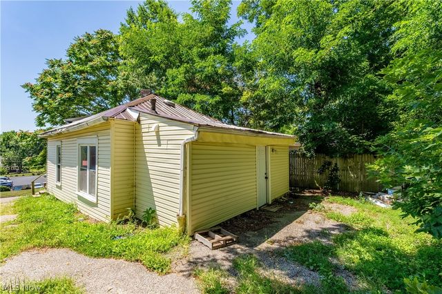 161 Fernwood Avenue, Barberton, OH 44203