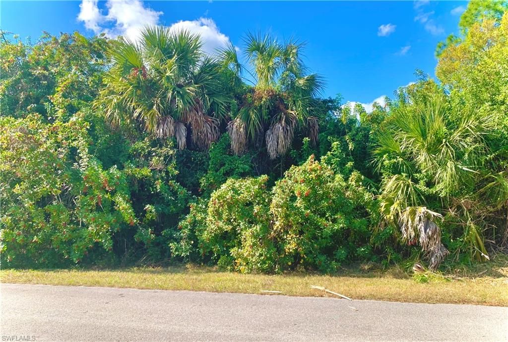 569 22nd ST NE, NAPLES, FL 34120 — exterior