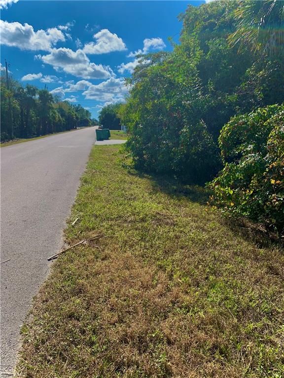 569 22nd ST NE, NAPLES, FL 34120 — photo 2