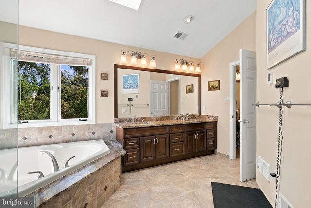 554 SCATTERGOOD CT, Yardley, PA 19067