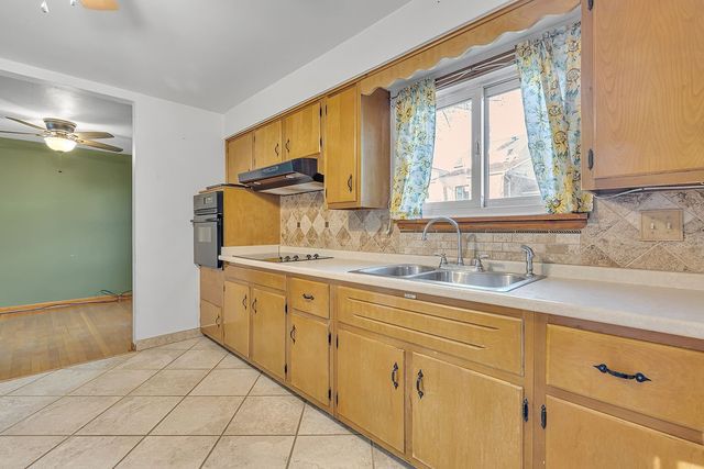 1708 Irwin St, Aliquippa, PA 15001