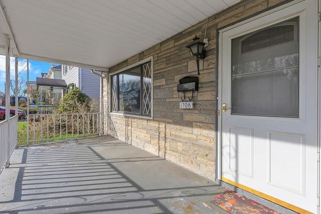 1708 Irwin St, Aliquippa, PA 15001