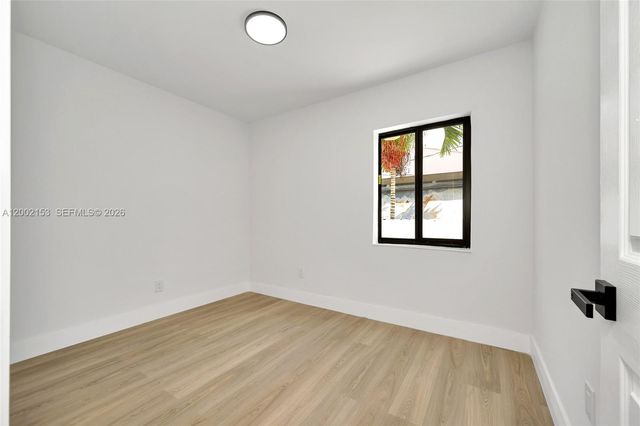 1385 NW 28th St, Miami, FL 33142