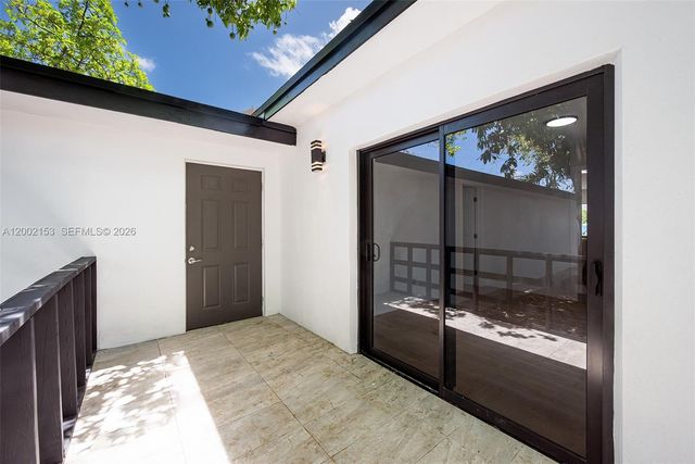 1385 NW 28th St, Miami, FL 33142