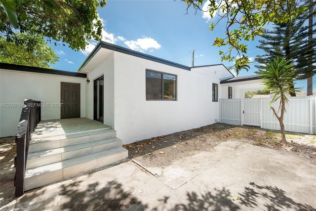 1385 NW 28th St, Miami, FL 33142