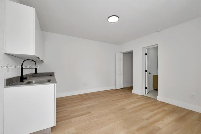 1385 NW 28th St, Miami, FL 33142