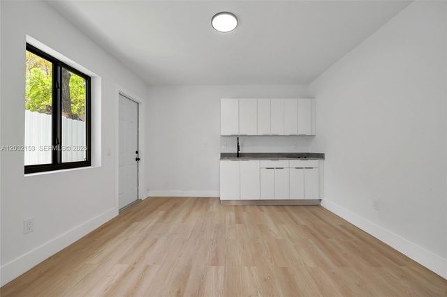 1385 NW 28th St, Miami, FL 33142