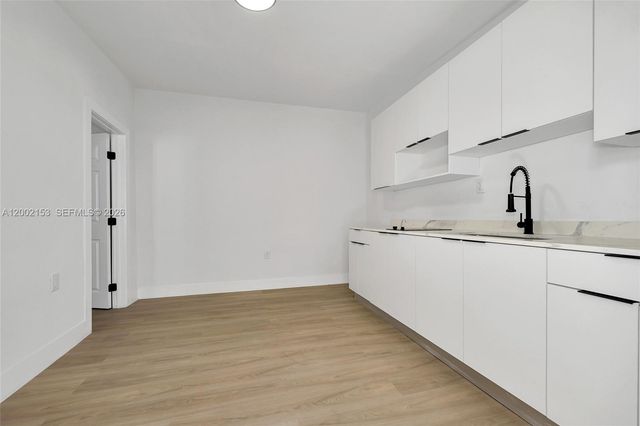 1385 NW 28th St, Miami, FL 33142