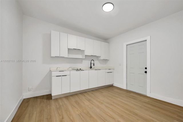 1385 NW 28th St, Miami, FL 33142