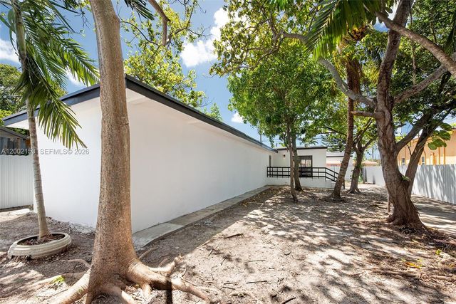 1385 NW 28th St, Miami, FL 33142