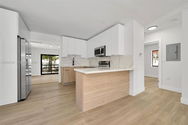 1385 NW 28th St, Miami, FL 33142