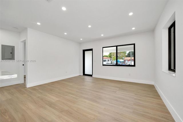 1385 NW 28th St, Miami, FL 33142