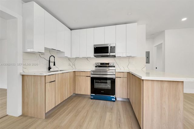 1385 NW 28th St, Miami, FL 33142