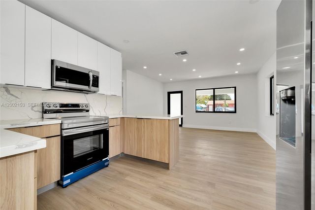 1385 NW 28th St, Miami, FL 33142