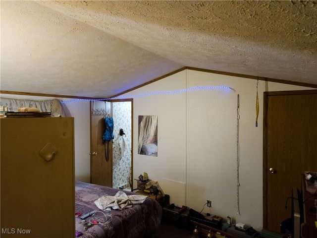 49088 Little Mcmahon Creek Road, St Clairsville, OH 43950