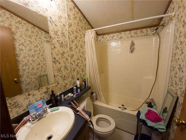 49088 Little Mcmahon Creek Road, St Clairsville, OH 43950