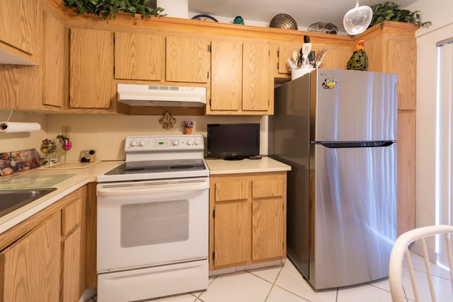 9279 Wedgewood Drive B20, Tamarac, FL 33321