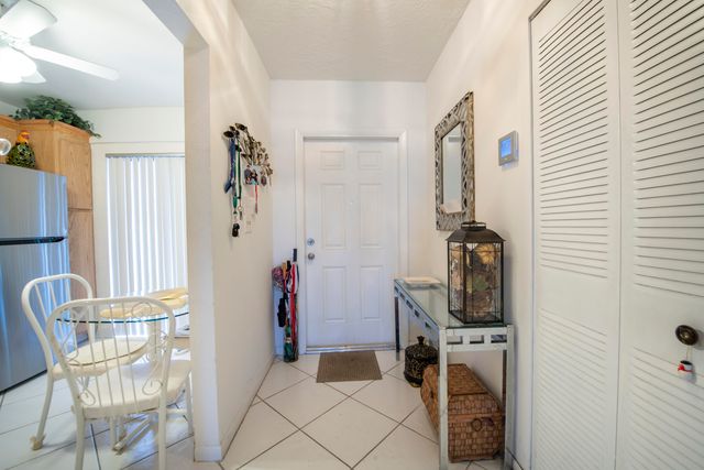 9279 Wedgewood Drive B20, Tamarac, FL 33321